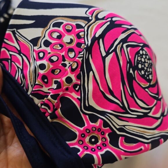 LE BESSI Navy and Pink Floral One Piece Swimsuit Sizr 50(See Meassurments) - Picture 6 of 10